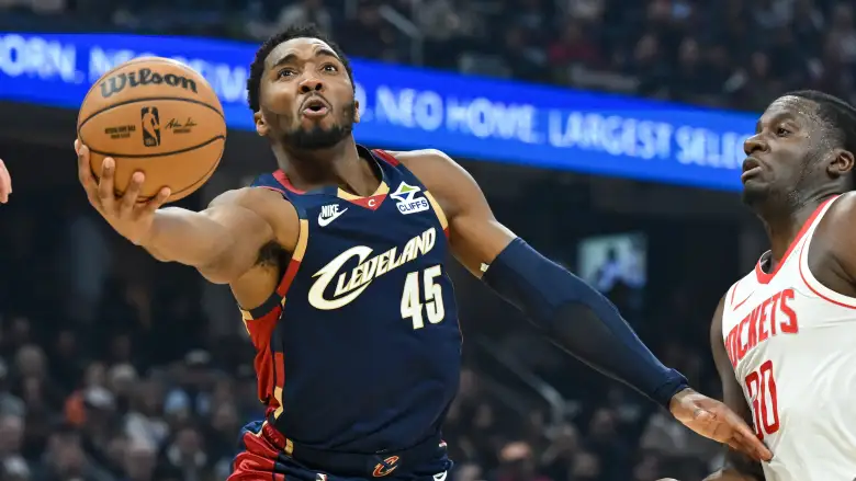 Donovan Mitchell and Kawhi Leonard Labeled as Rockets’ Trade Targets: Report